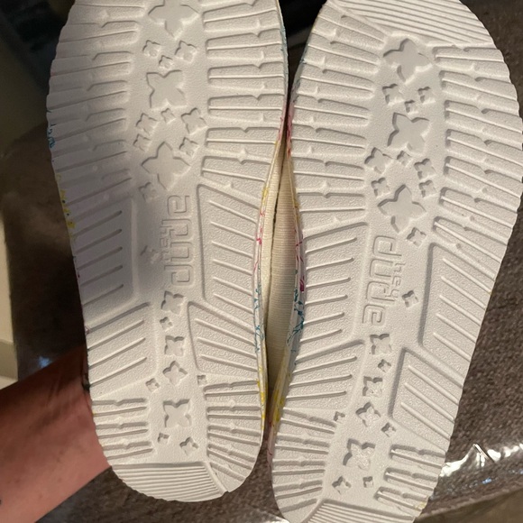 Hey dudes kids size 11 - Picture 4 of 8
